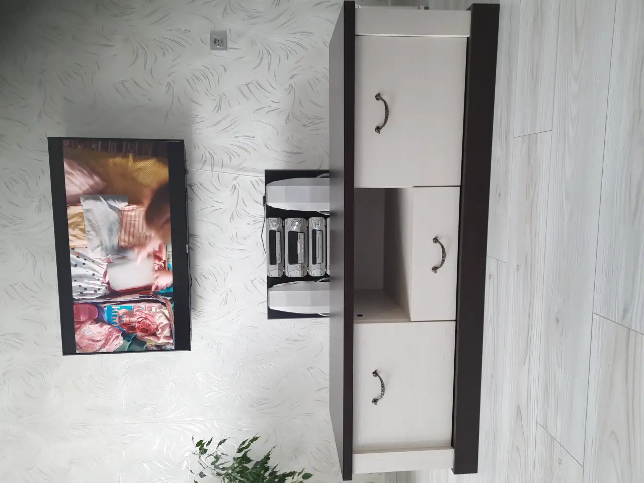 Продам тумбу под телевизор, фотография 1