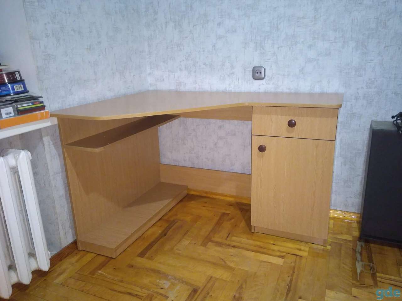 Компьютерный стол, фотография 1