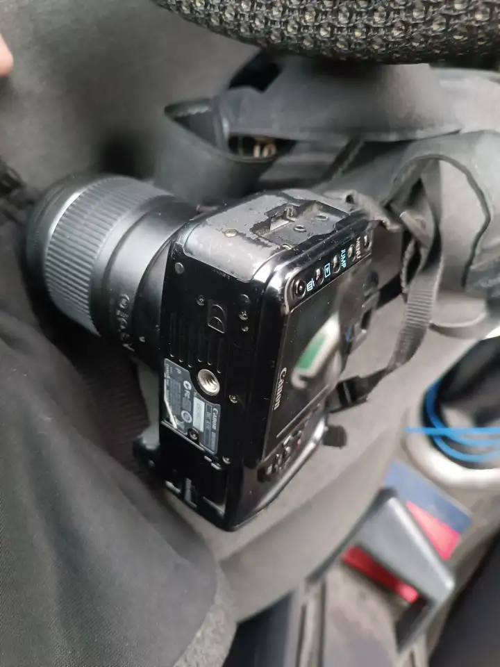 Зеркальный фотоаппарат Canon EOS 400D kit 18-55 mm, фотография 9