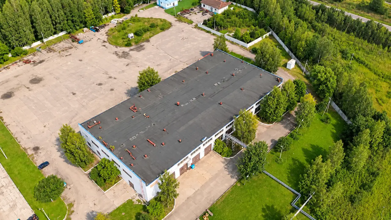 Производство, склад, открытая площадка, грузовое СТО, фотография 4