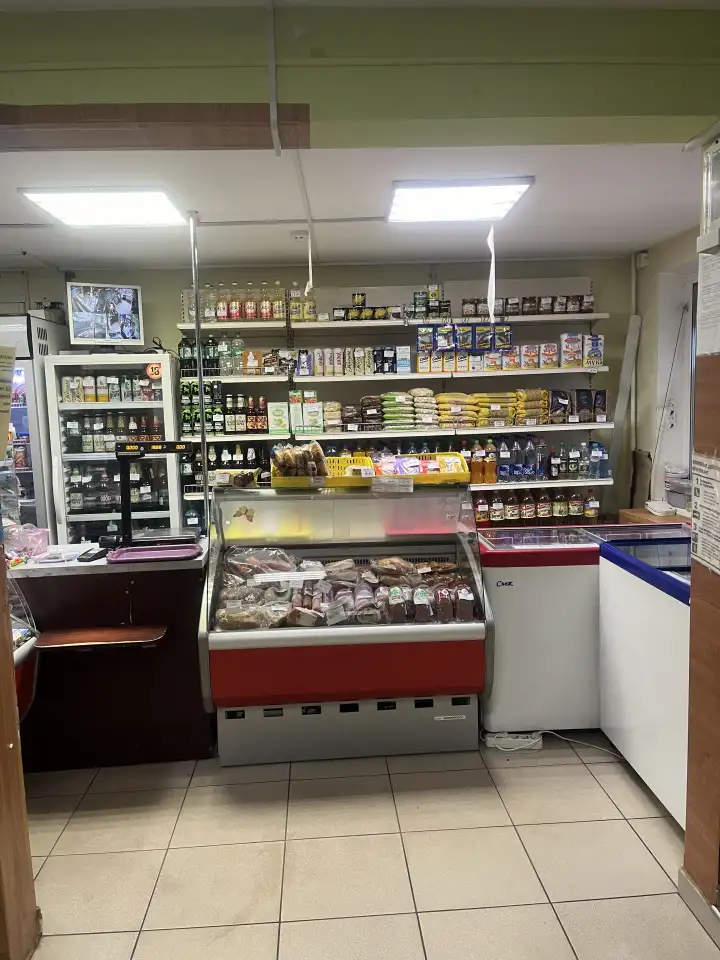 Продается часть изолированного помещения на первом этаже жилого дома площадью 46,4 кв.м. продуктового магазина, фотография 2