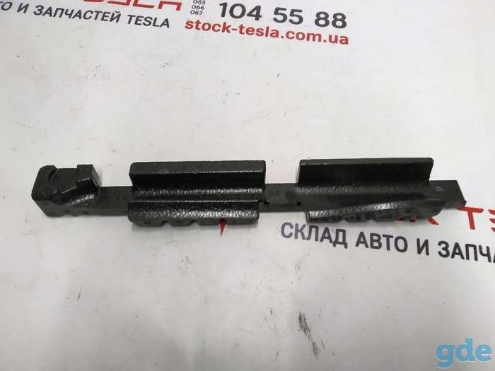 Зап. части для авто Tesla. Проставка накладки порога переднего правого Tesla modelHM3, LOWER A, фотография 2