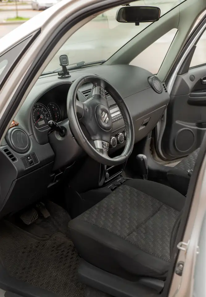 Продаю авто Suzuki, фотография 2
