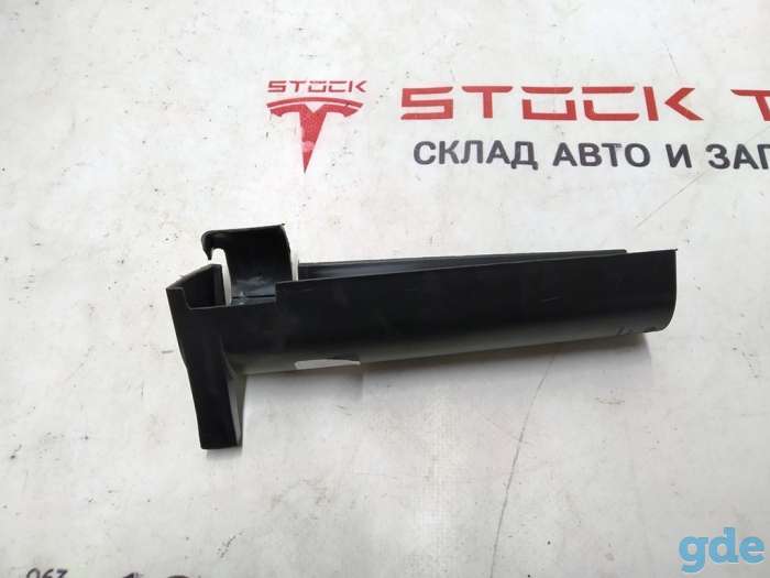 Зап. части для авто Tesla. Накладка пласт. подъемной пружины передняя двери зад. лев./задняя двери зад. прав. Tesla mode, фотография 1
