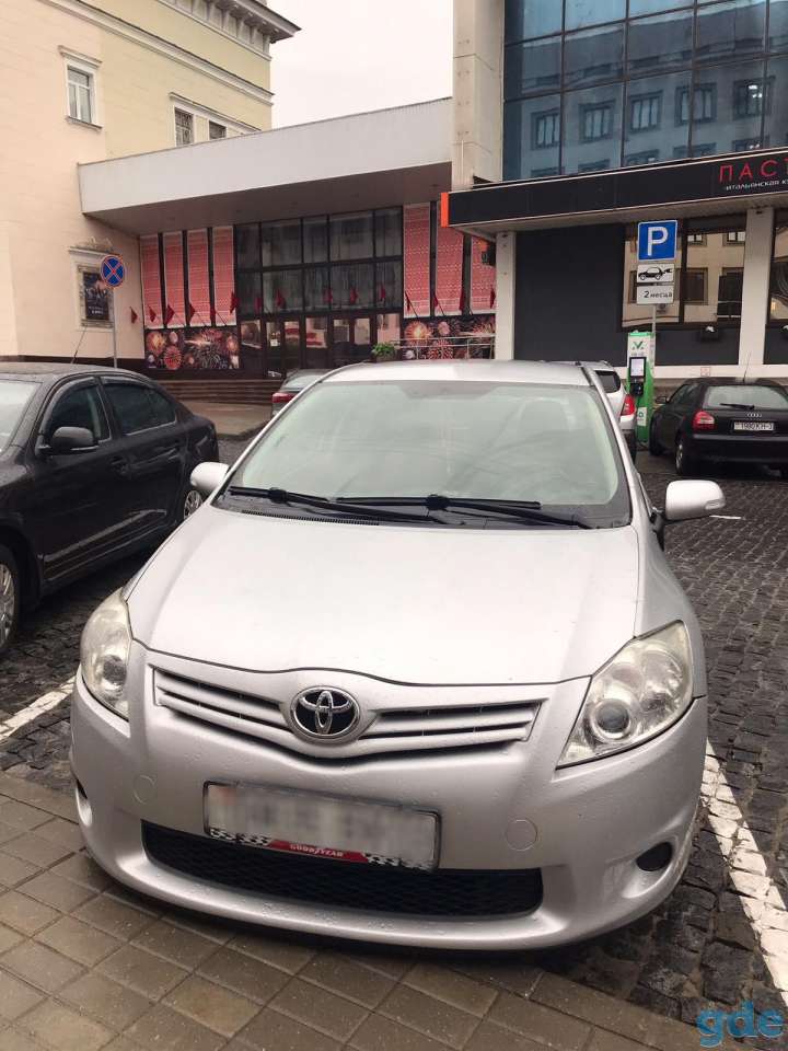 Автомобиль Toyota Auris, фотография 3