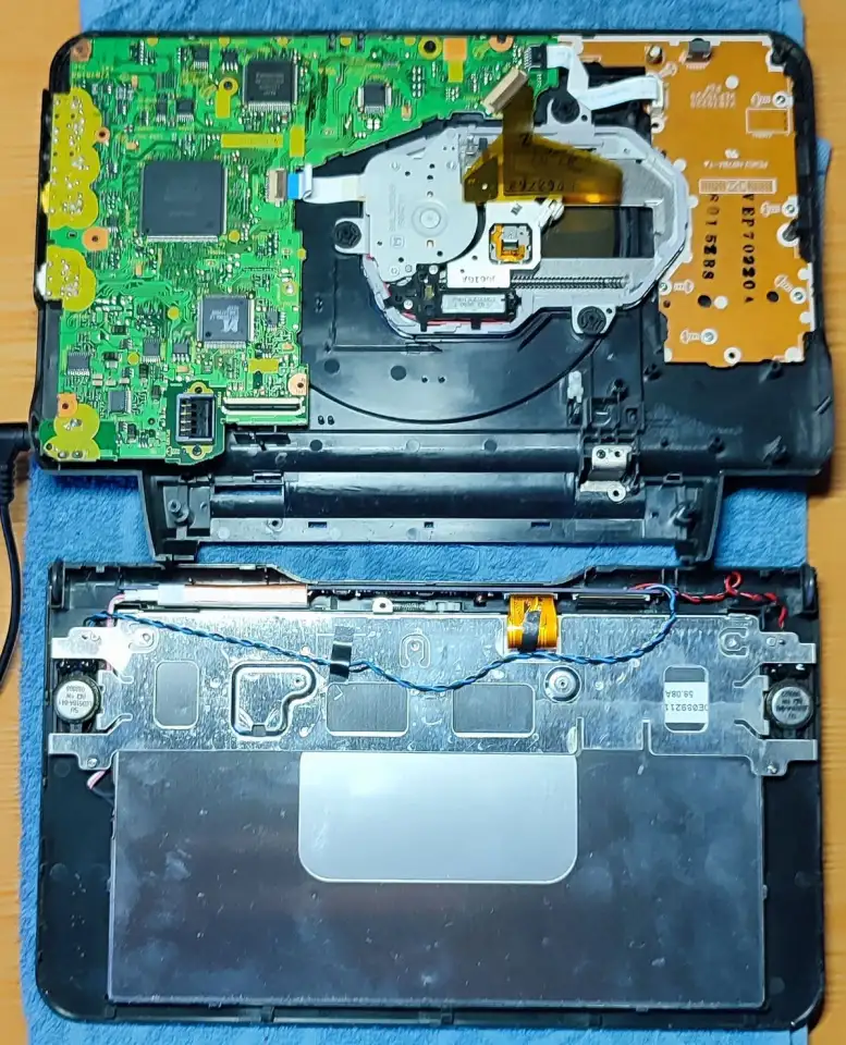 Портативный DVD-плеер Panasonic DVD-LS86, фотография 7