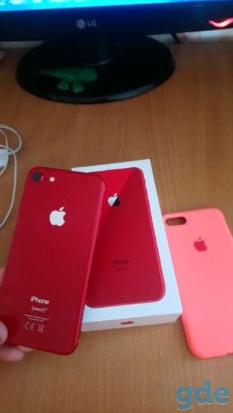 Продаю Apple iPhone 8 (PRODUCT)RED Special Edition 64GB, фотография 1