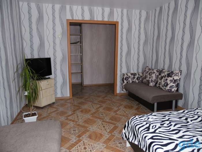 квартира посуточно, ул. Богатырева, д. 115а, фотография 1