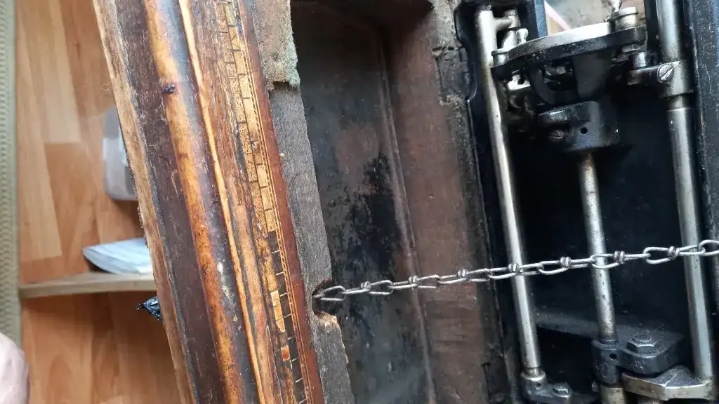 продать винтажную швейную машинку, фотография 4