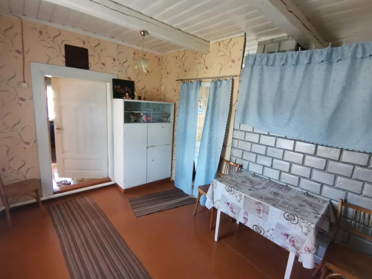 Продажа дома в деревне с хоз. Постройками и большим огородом. Рядом озеро с рыбой и лес с ягодами и грибами., фотография 9