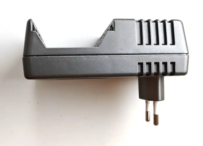 Зарядное устройство  VARTA Photo Accu Charger, фотография 3