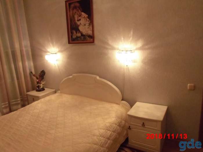 Продам двухспальную кровать с тумбочками.Состояние почти новое., фотография 2