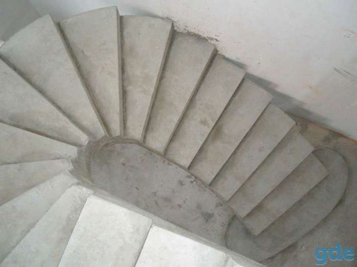 Лестница монолитная из бетона, фотография 2
