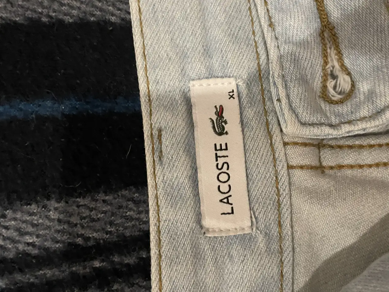 Джинсы Lacoste, фотография 2