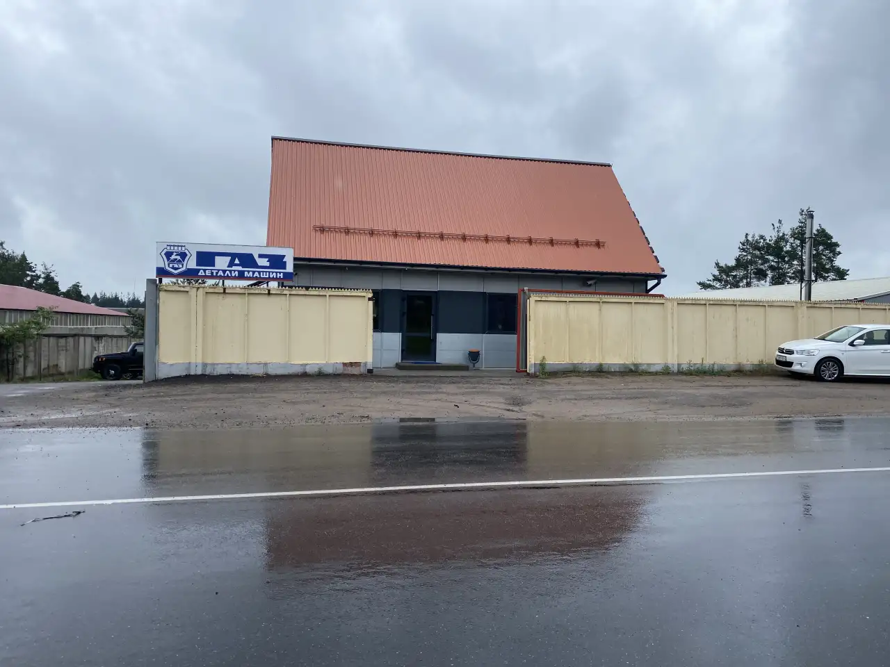 Аренда торгового павильона площадью 60.8м2, Дёмина 12А, фотография 1