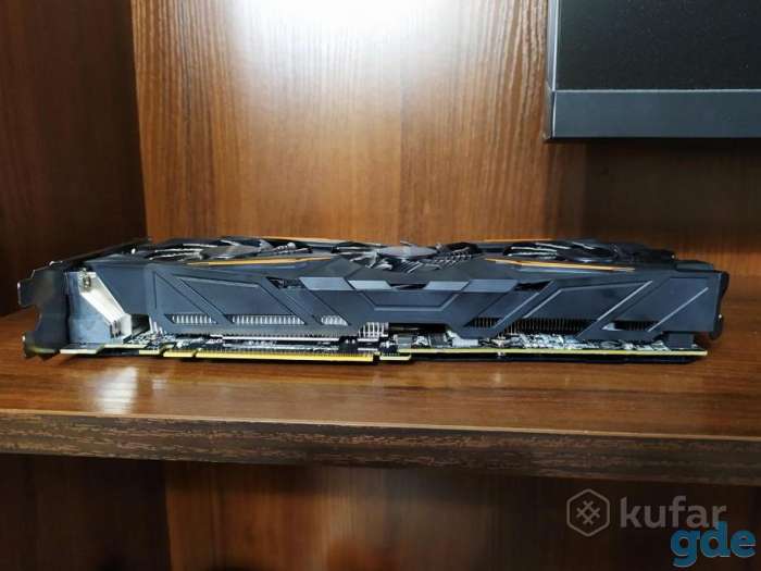 Видеокарта GTX 1080 Гигабайт, фотография 3