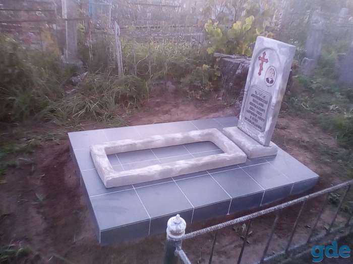 Памятники из гранита. Установка,переустновка памятников. Заливка стяжек, укладка плитки. Благоустройство  захоронений., фотография 7