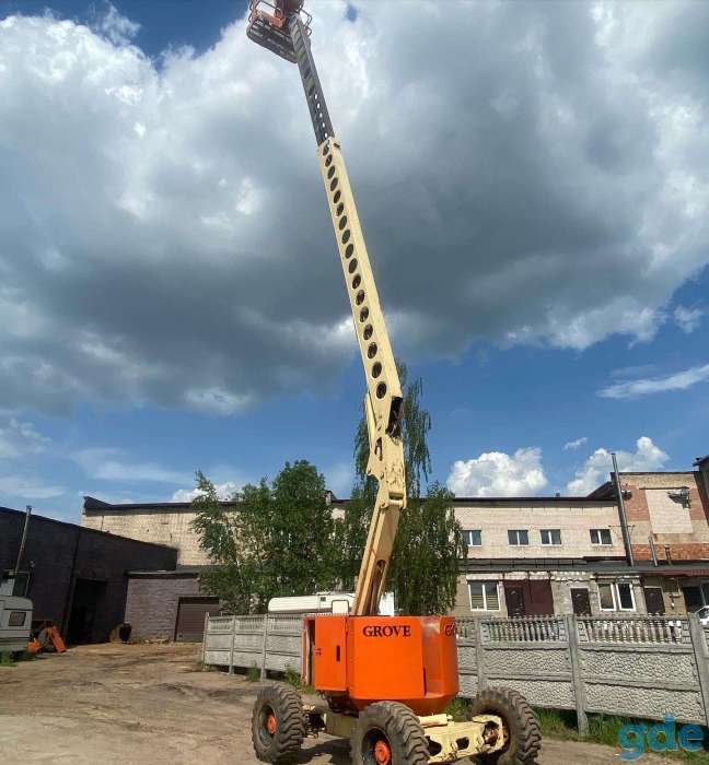 Автовышка самоходная, фотография 1