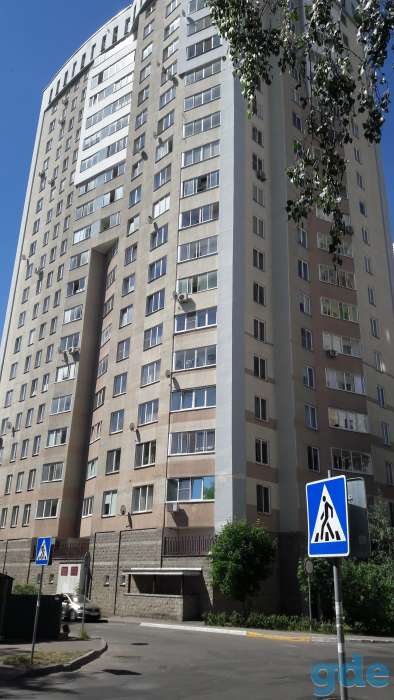 Продам большой гараж в центре города, ул.Каховская, д.26, фотография 1