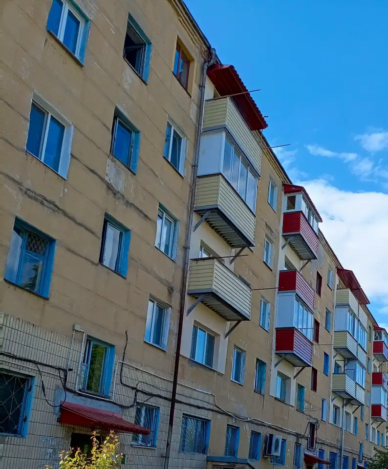 Продам 2комнату. квартиру в п. Энергетиков. Дзержинского р-на, фотография 3