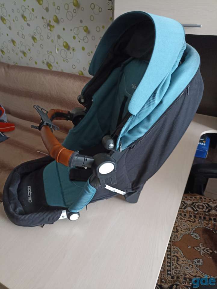 Продам детскую прогулочную коляску 