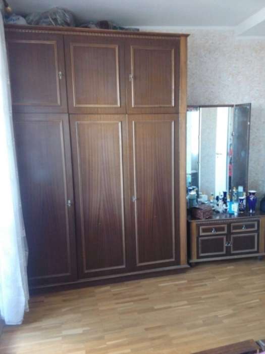 Продам трёхстворчатый шкаф из массива, фотография 1