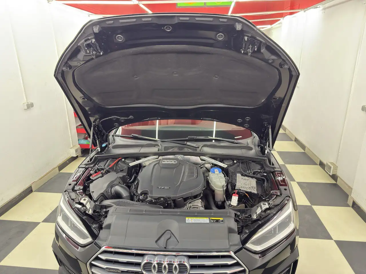 СРОЧНО ПРОДАМ AUDI A5 2017 модельный год, фотография 4