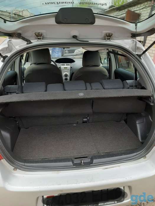 Автомобиль Toyota Yaris, фотография 6