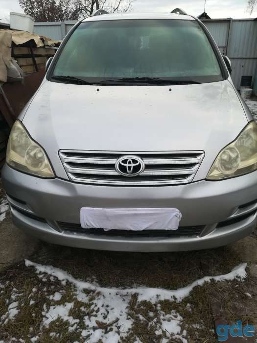 Легковое авто Toyota Avensis, фотография 2