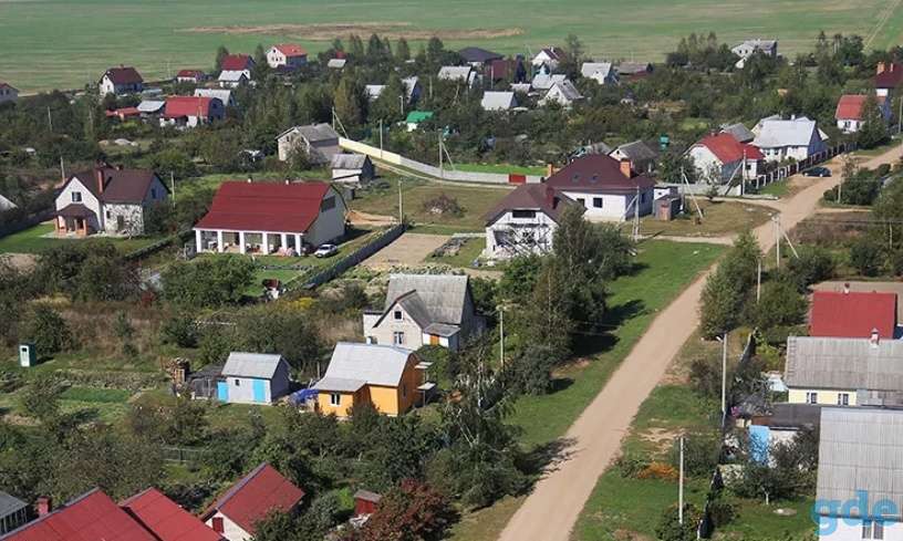 Продается ровный земельный участок с домом под снос, фотография 3