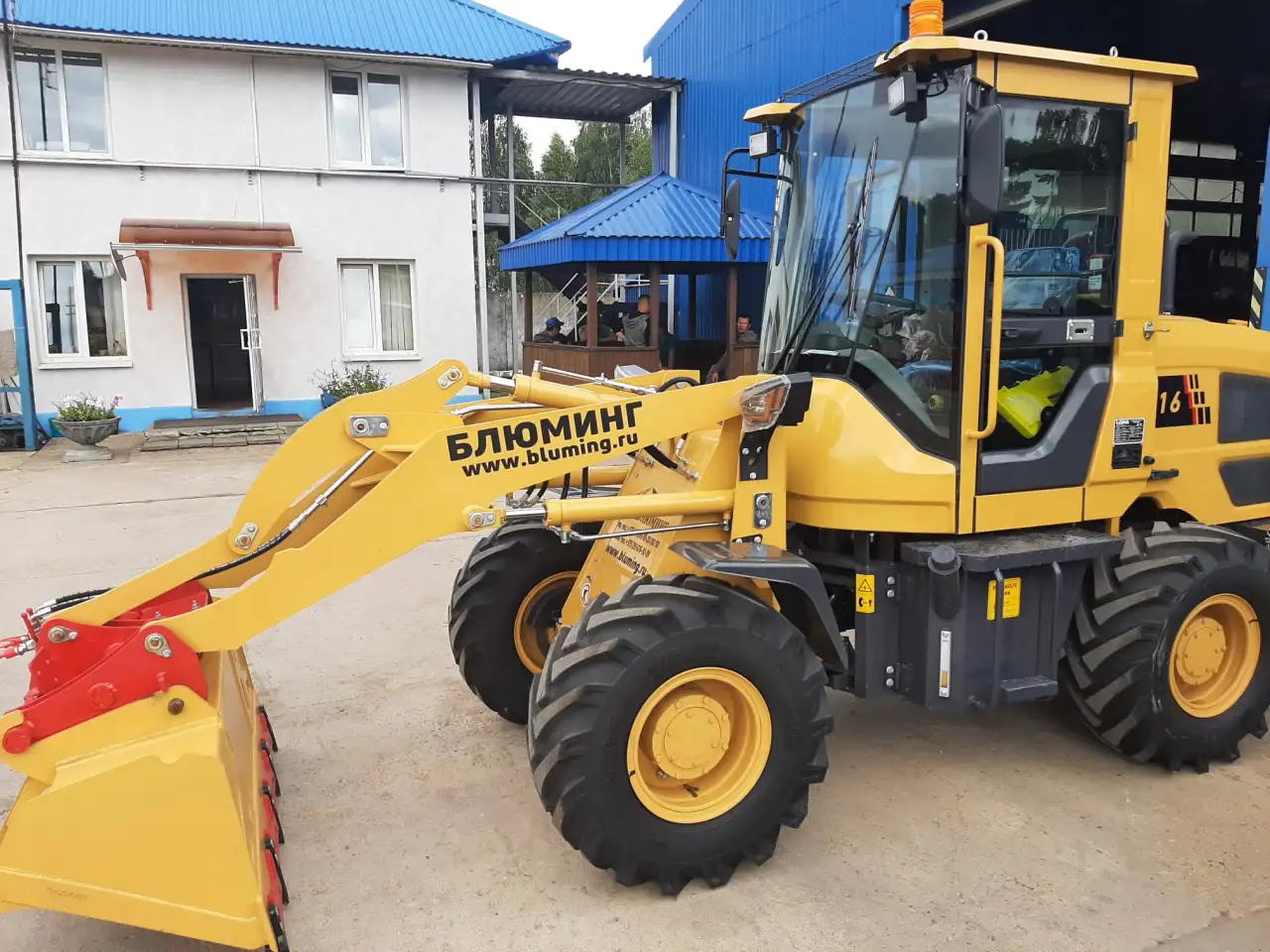Фронтальный погрузчик, фотография 3