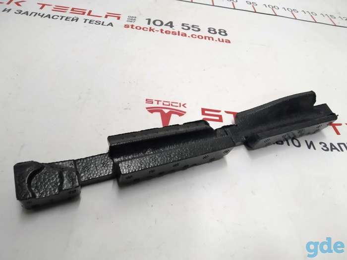 Зап. части для авто Tesla. Проставка накладки порога переднего левого Tesla modelHM3, LOWER A-, фотография 2