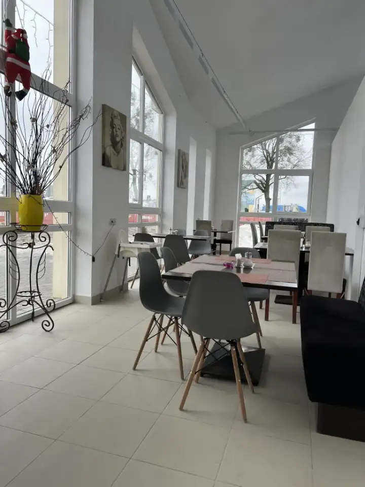 Продаём кафе в Лунинце, фотография 2