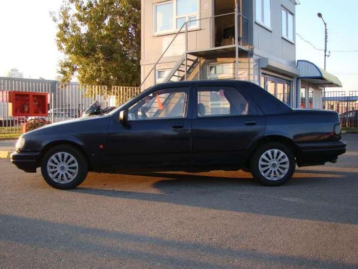 Автомобиль Ford Sierra 1.8, фотография 9