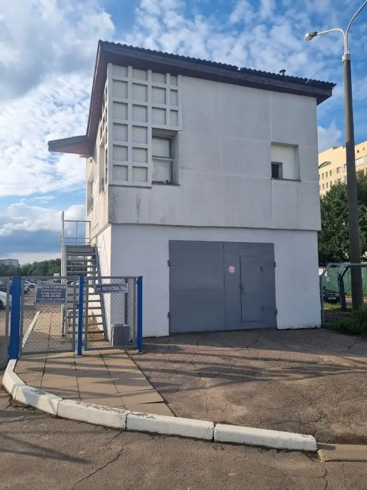 Продам машиноместо на Якубова 76а с охраной,есть забор и шлагбаум, фотография 5