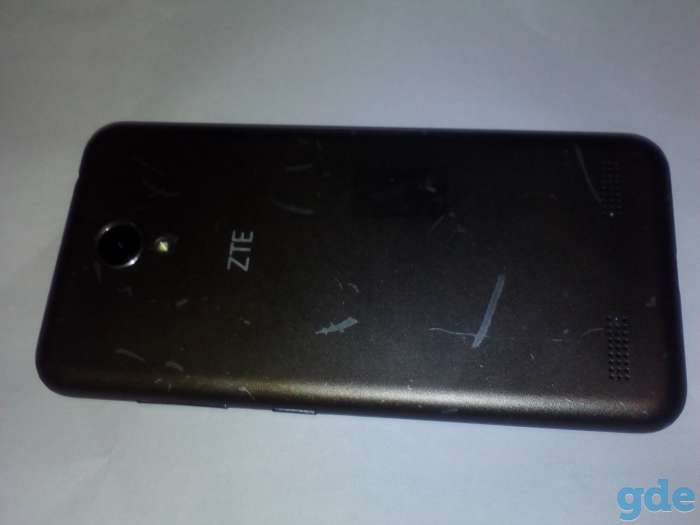 Телефон zte a520, сам телефон рабочий, можно звонить, стал плохо реагировать на нажатие, бывает несколько раз надо нажат, фотография 2