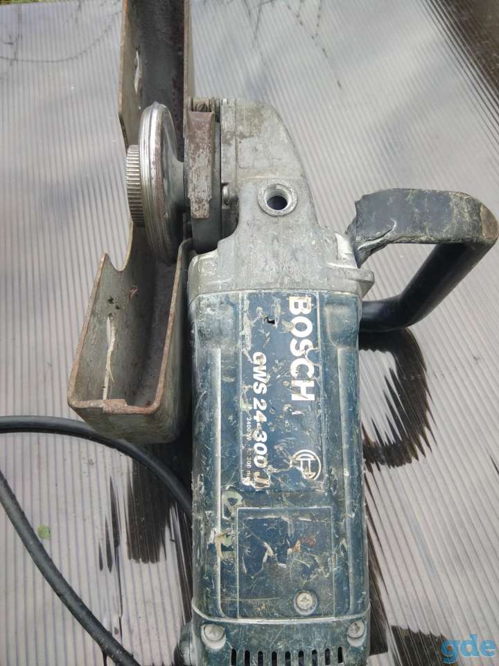 Угловая шлифмашина Bosch GWS 24-300, фотография 1