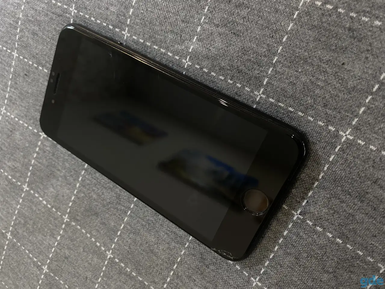 Продам IPhone SE 2020, фотография 1