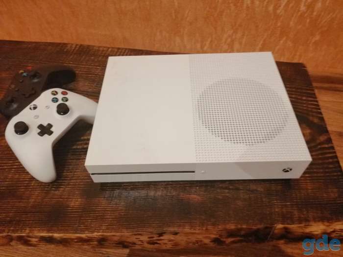 Xbox One S, фотография 1