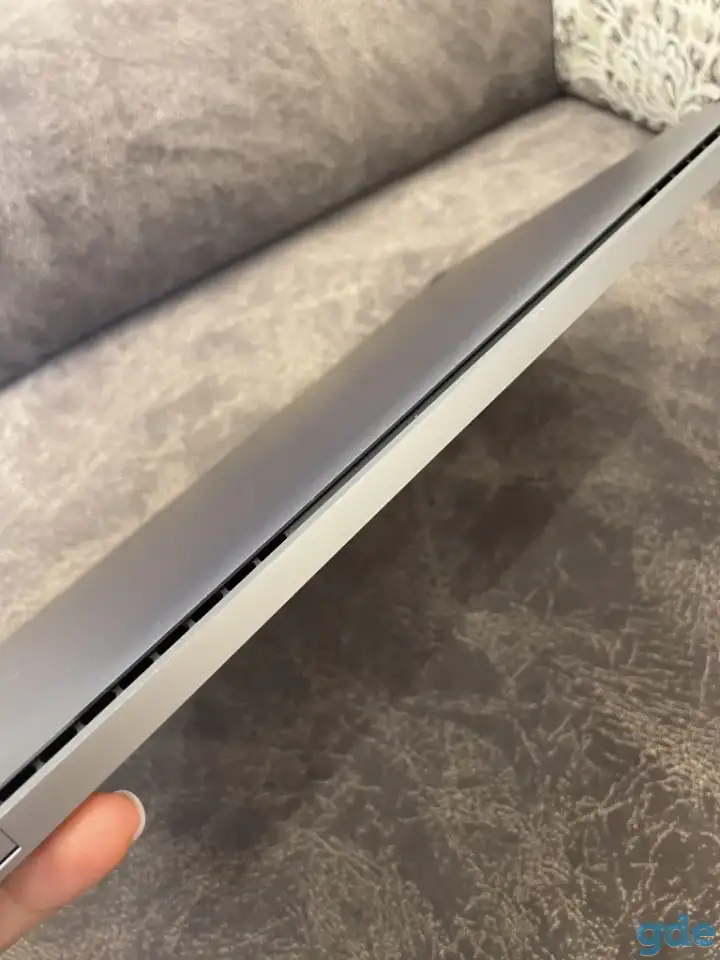 Apple MacBook Touch Bar 15(2019 года) б/у, фотография 2