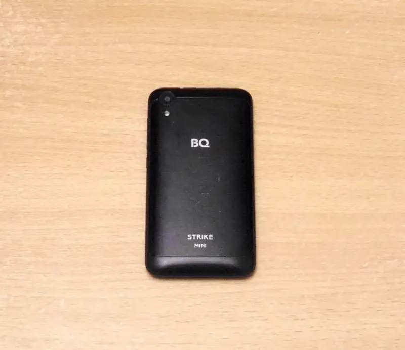 Смартфон BQ BQ-4072 Strike Mini чёрный цвет. Комплект: коробка., фотография 2