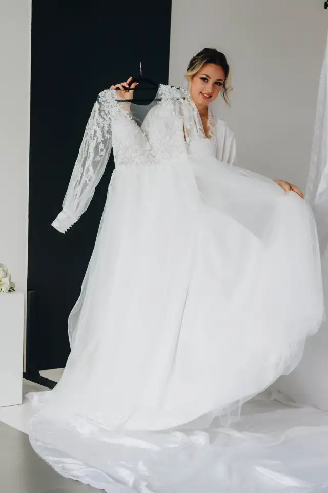 Кружевное свадебное платье, фотография 2