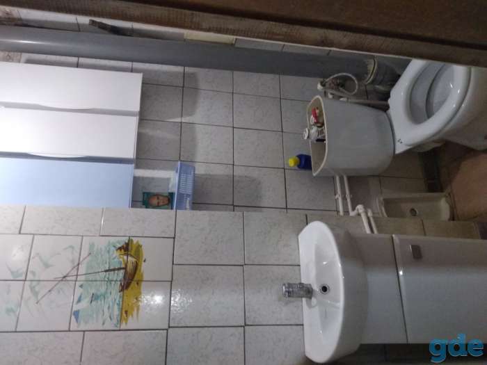 Сдаю дёшево первый этаж (85м) коттеджа с отдельным входом (т., фотография 1