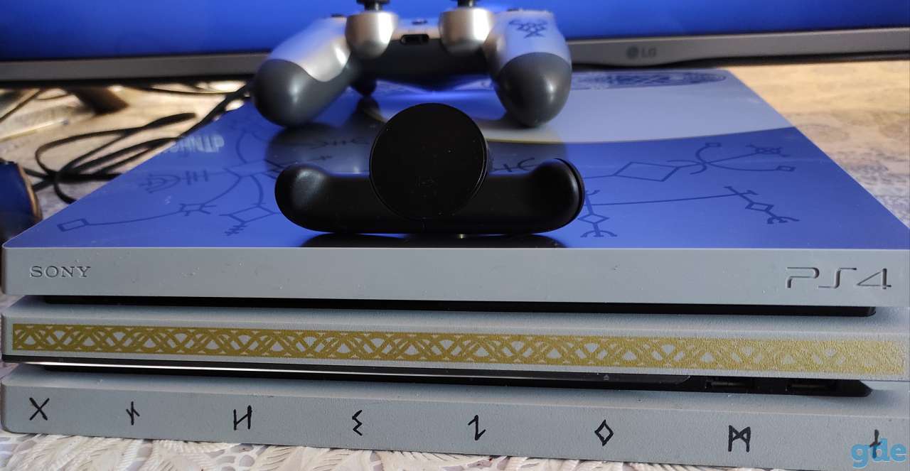 Sony Playstation 4 Pro Limited Edition, фотография 2