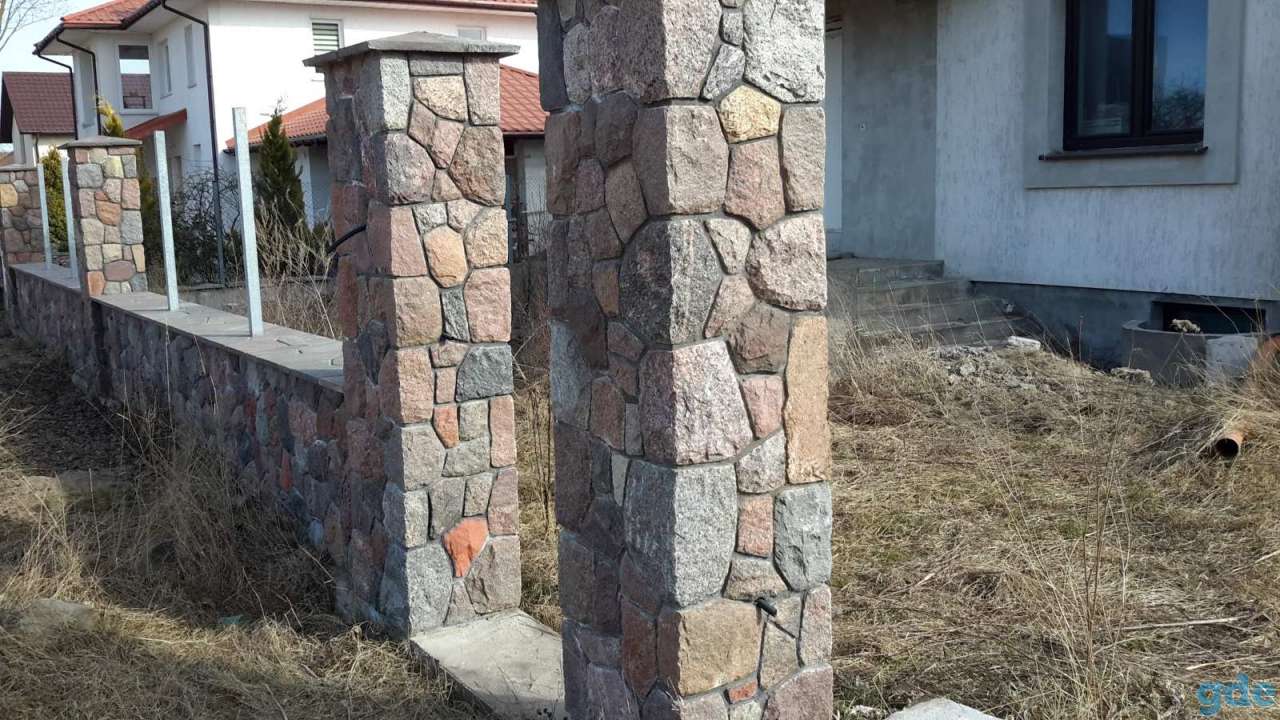Заборы из колотого камня , клинкера, кирпича, бетона, фотография 3
