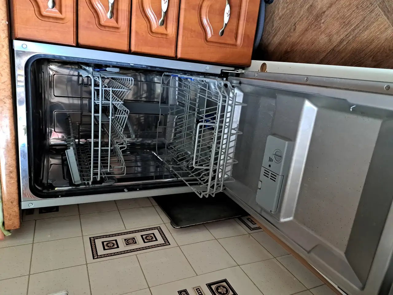 Продам посудомоечную машину MAUNFELD 08I, фотография 2