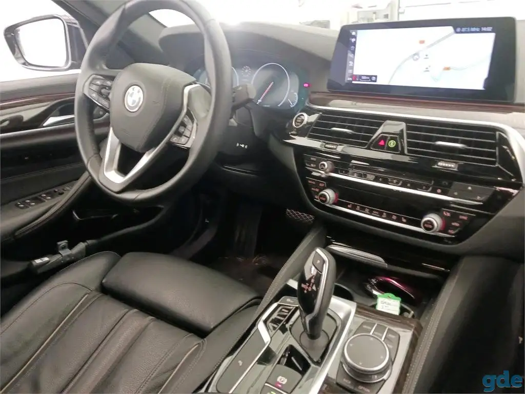 BMW 5 Series 530i Executive - Бензин. Автомат., фотография 6