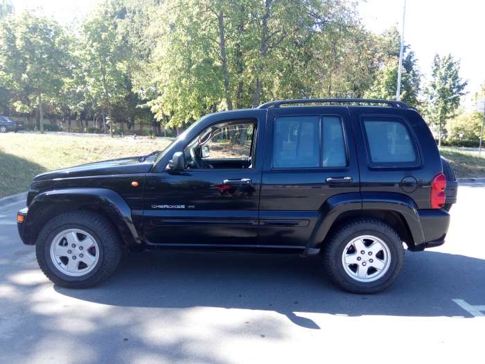 Продам автомобиль.Jeep Cherokee 2003 года, фотография 2