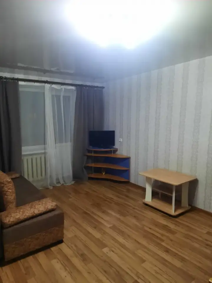 Квартира на сутки, Ул.Космонавтов,д.4а, фотография 1