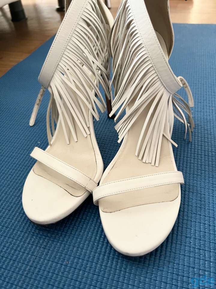 Босоножки Stuart Weitzman, фотография 1